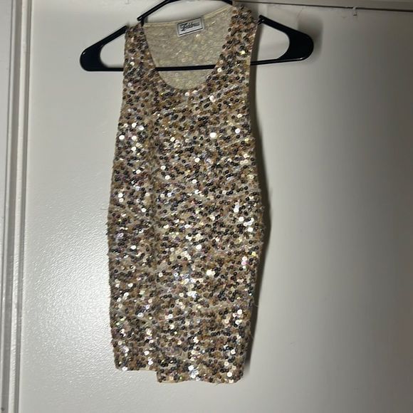 Nice top for the holidays - Picture 1 of 9